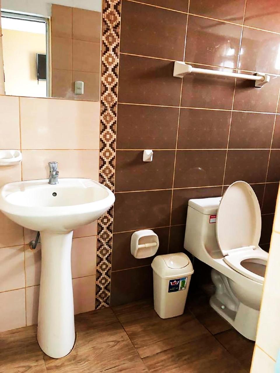 Hospedaje Luna Llena San Vicente de Cañete Zewnętrze zdjęcie